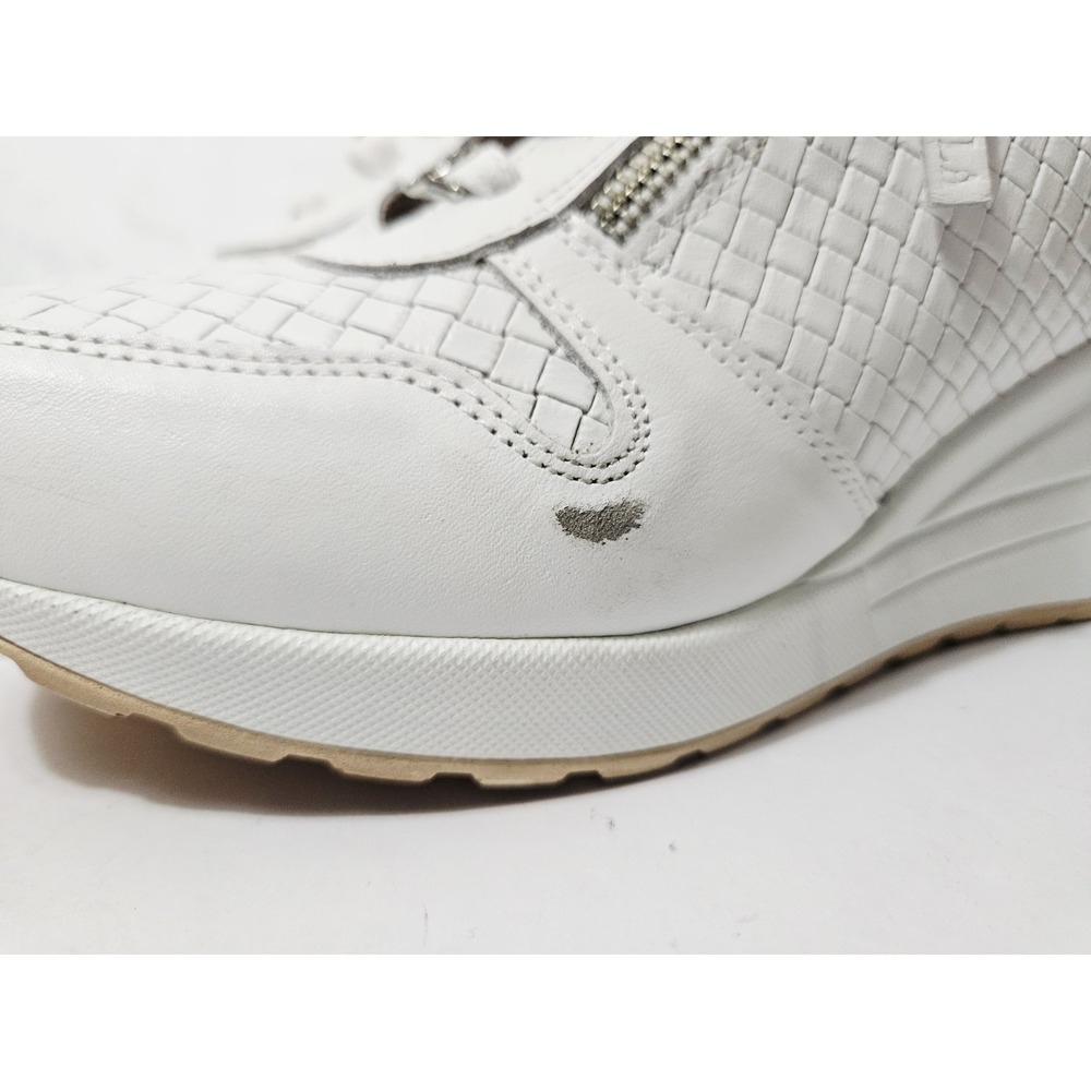 Carmela Women's Casual Wedge Leather Sneakers, Size Euro 40 White - Picture 3 of 16